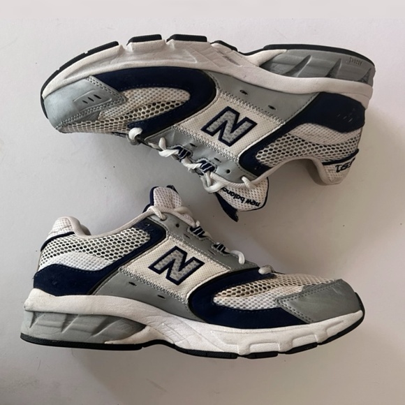 New Balance 691 Sneaker - Men's 8.5 (M691BW) - Picture 1 of 4